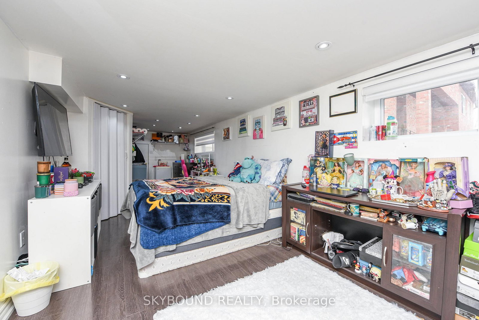 Detached House for sale at 32 Victoria Avenue, Halton Hills, Ontario, L7J 1Y9 - Acton - MLS: W12633380