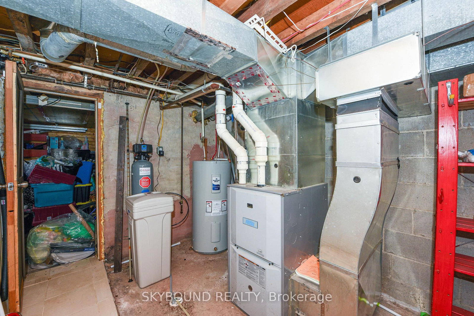 Detached House for sale at 32 Victoria Avenue, Halton Hills, Ontario, L7J 1Y9 - Acton - MLS: W12633380