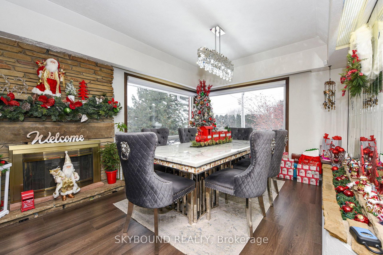 Detached House for sale at 32 Victoria Avenue, Halton Hills, Ontario, L7J 1Y9 - Acton - MLS: W12633380