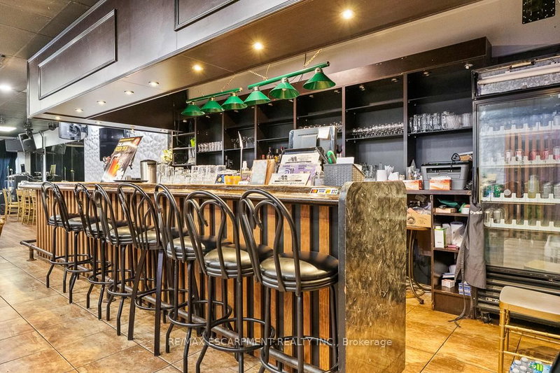 8 - 833 Westlock Rd, Mississauga, L5C 1X7 | Image 2