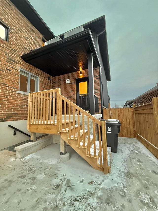 3 - 19 Arrowsmith Avenue