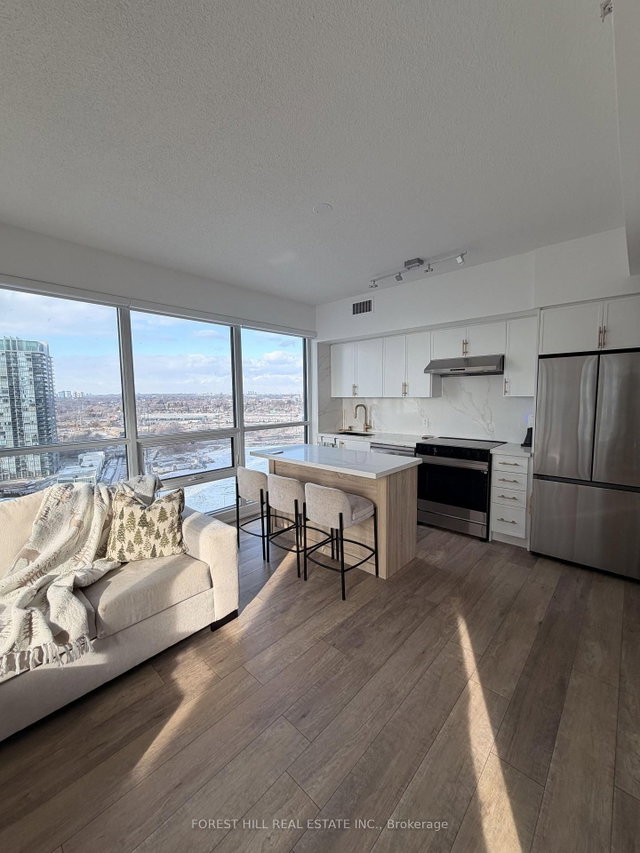 2304 - 2200 Lakeshore Boulevard W