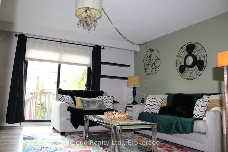 42 Lindridge Ave, Brampton, L6S 3X1 | Image 2