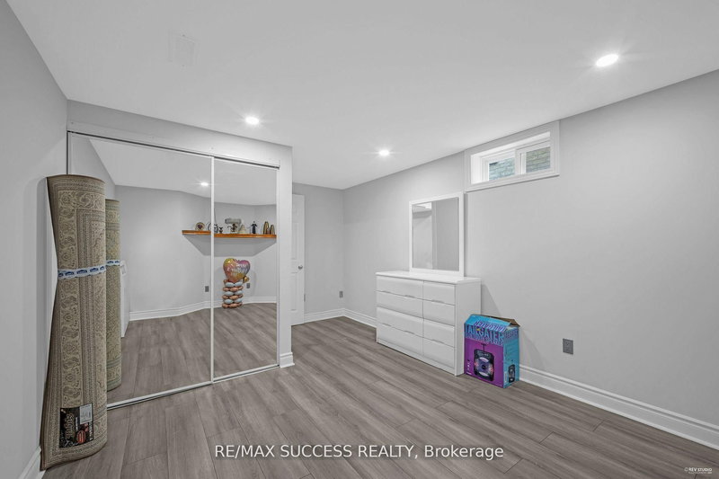 63 Blue Spruce St, Brampton, L6R 1C4 | Image 3