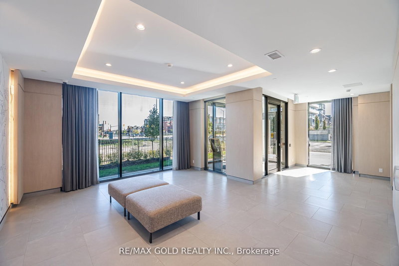 703 - 215 Veterans Dr, Brampton, L7A 5L6 | Image 3