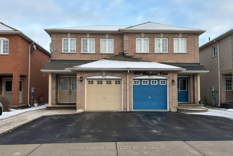 952 Marygrace Crt, Mississauga, L5V 2V7 | Image 2