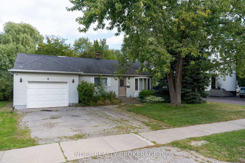 1073 Kent Ave E, Oakville, L6H 1Z7 | Image 3