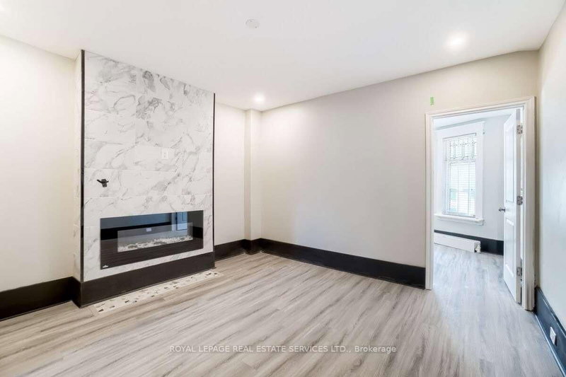 301 - 31 Tyndall Ave, Toronto, M6K 2E9 | Image 3