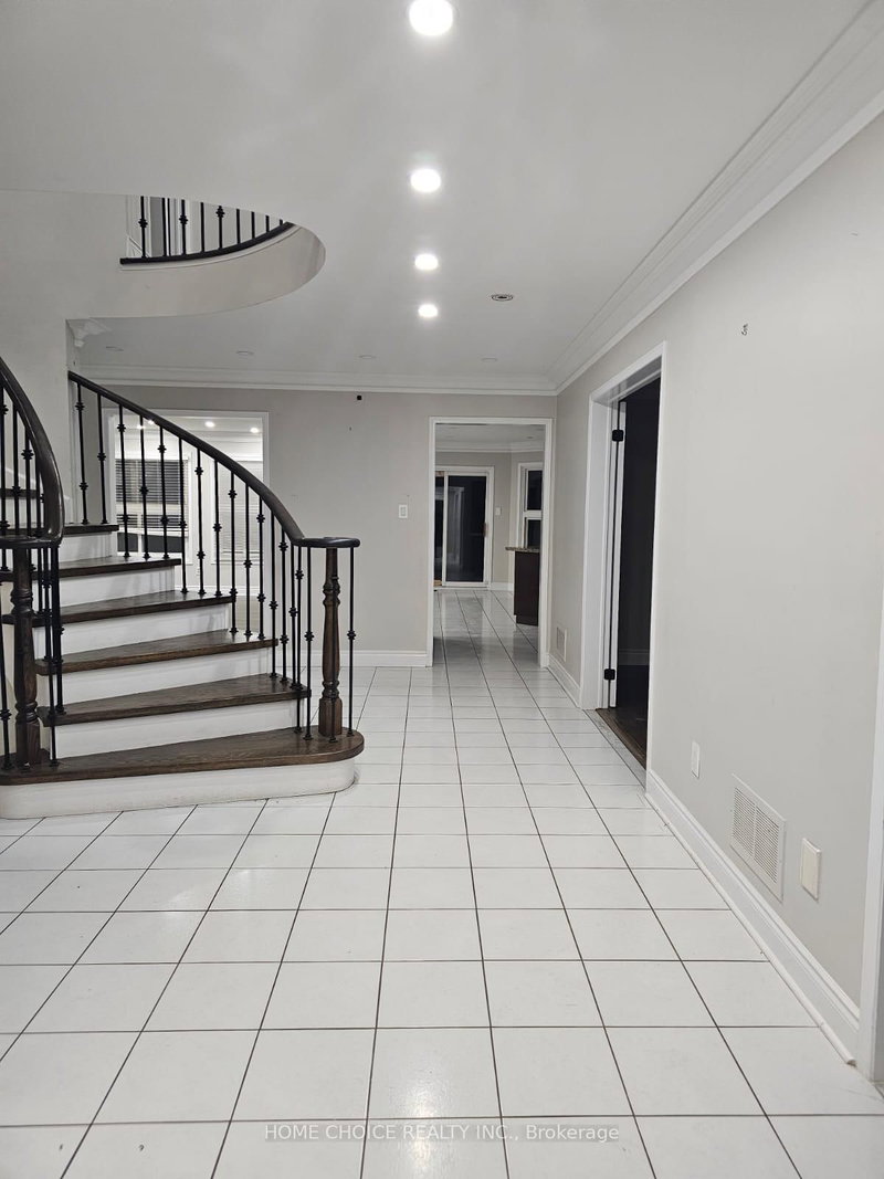 45 Livingston Dr W, Caledon, L7C 1A1 | Image 2