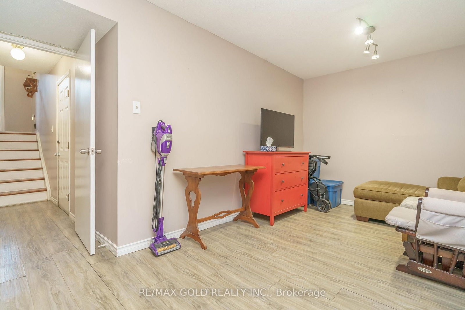 Townhouse for sale at 143-143 Ashton Crescent, Brampton, Ontario, L6S 3J9 - Central Park - MLS: W12640210