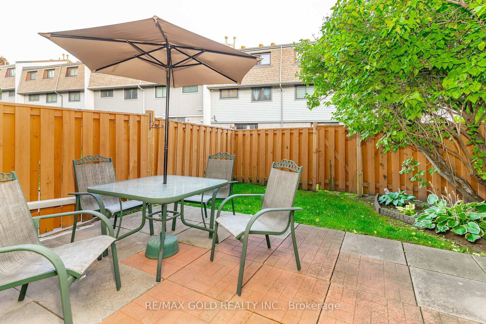 Townhouse for sale at 143-143 Ashton Crescent, Brampton, Ontario, L6S 3J9 - Central Park - MLS: W12640210