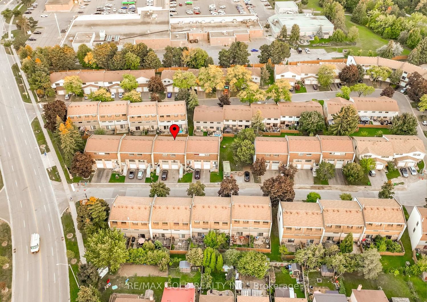 Townhouse for sale at 143-143 Ashton Crescent, Brampton, Ontario, L6S 3J9 - Central Park - MLS: W12640210