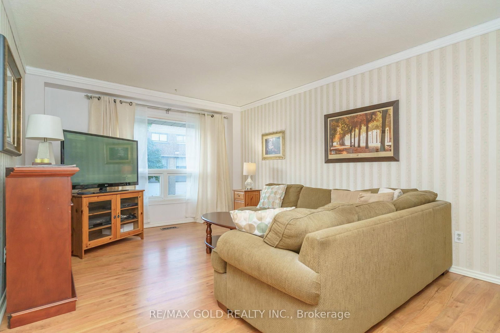 Townhouse for sale at 143-143 Ashton Crescent, Brampton, Ontario, L6S 3J9 - Central Park - MLS: W12640210