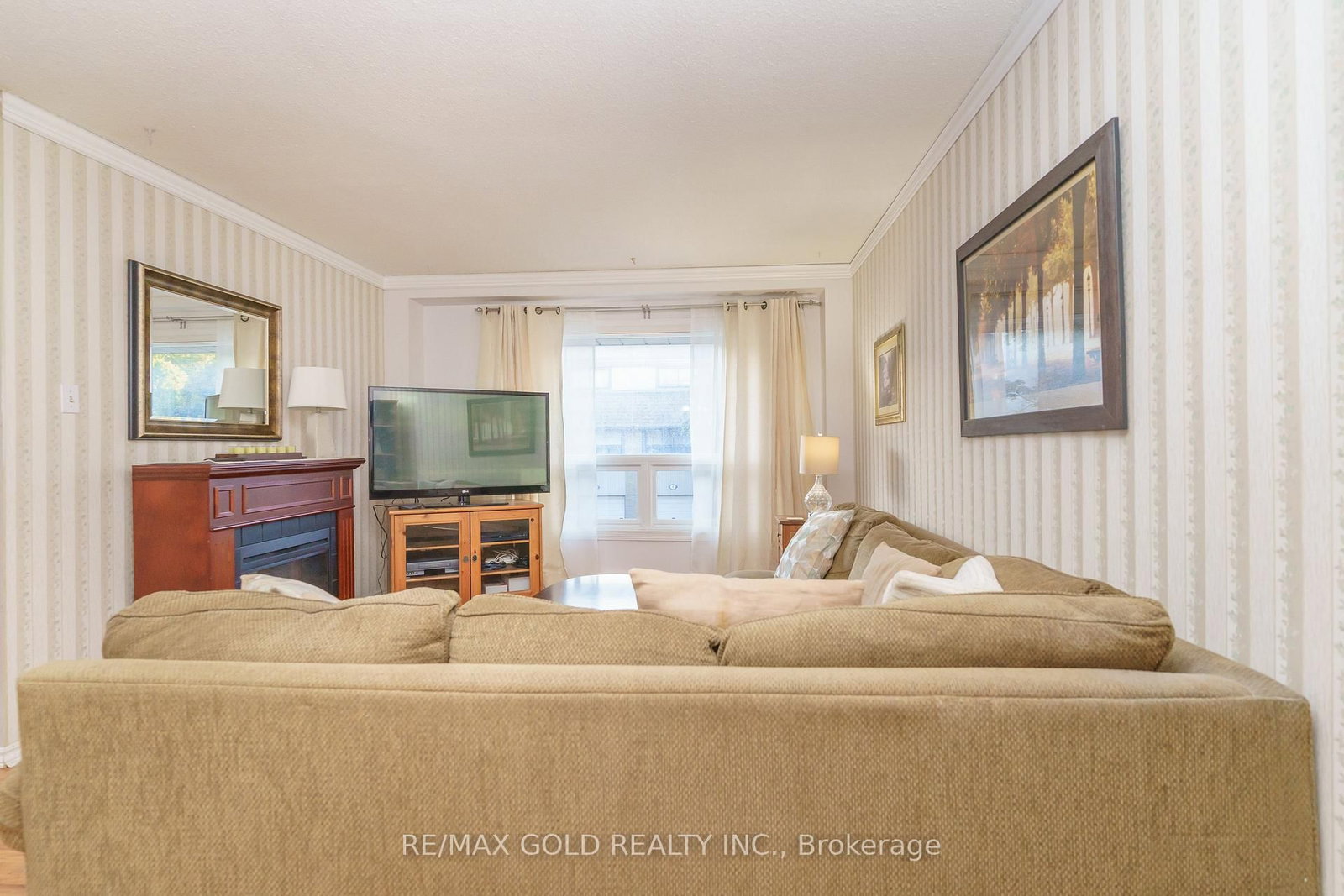 Townhouse for sale at 143-143 Ashton Crescent, Brampton, Ontario, L6S 3J9 - Central Park - MLS: W12640210