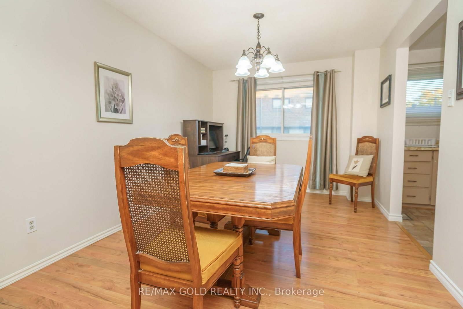 Townhouse for sale at 143-143 Ashton Crescent, Brampton, Ontario, L6S 3J9 - Central Park - MLS: W12640210