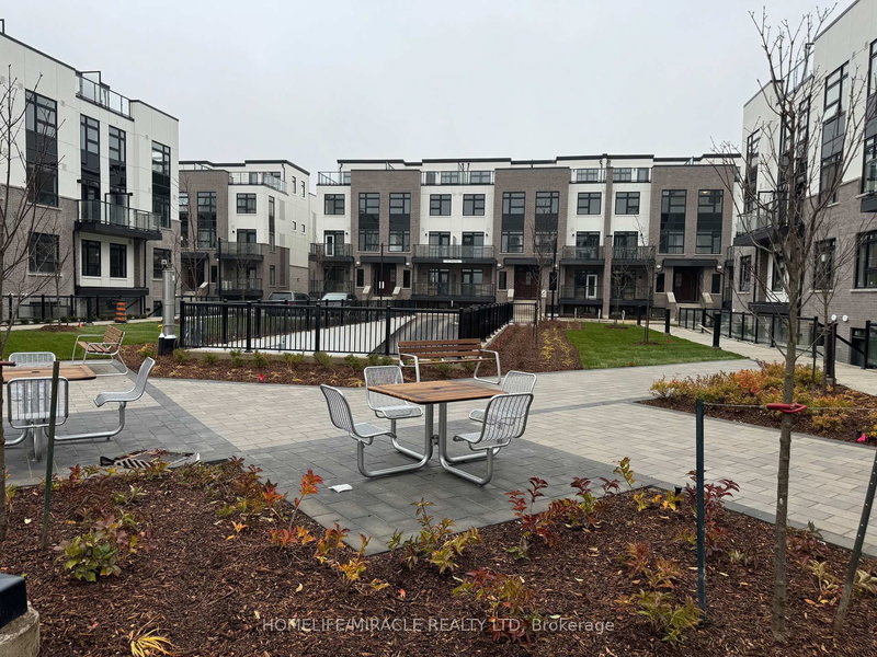 416 - 1577 Rose Way, Milton, L9E 1N4 | Image 2