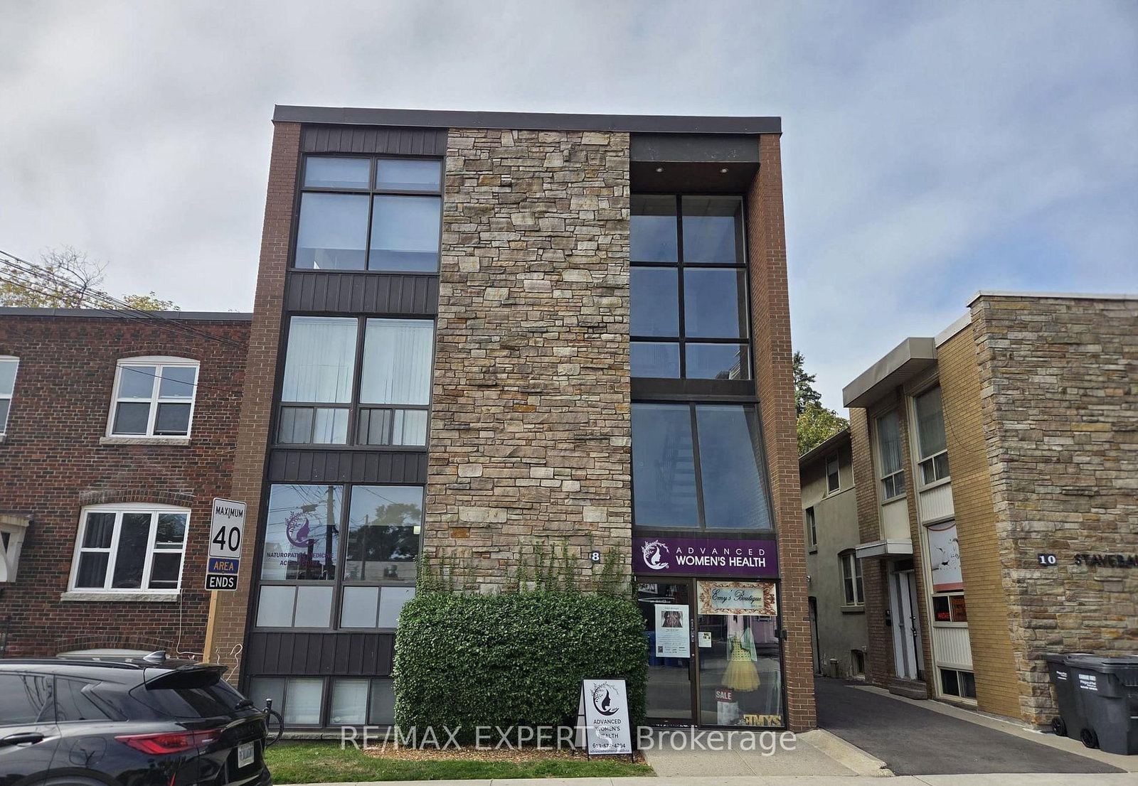 8 Stavebank Road N, Unit 401