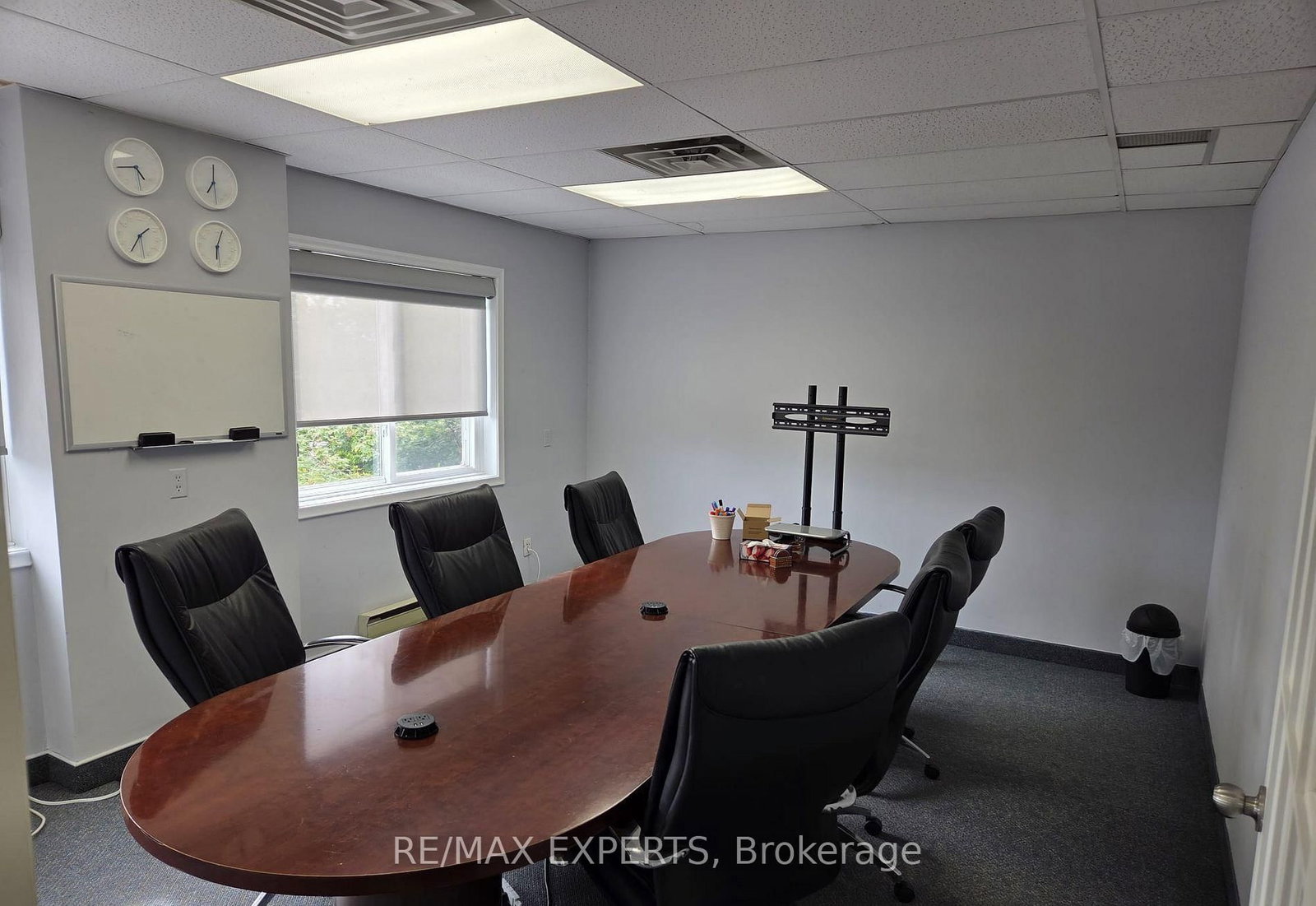 8 Stavebank Road N, Unit 401 - Photo 2