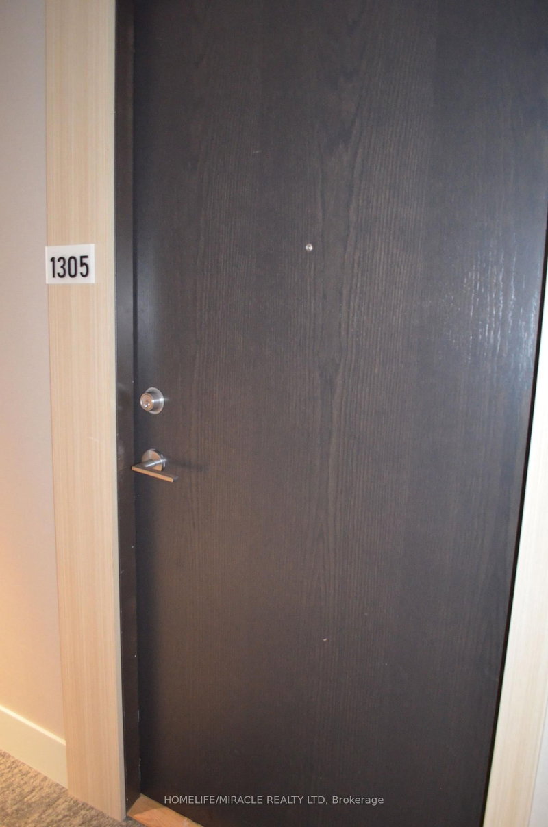 1305 - 1461 Lawrence Ave W, Toronto, M6L 0A6 | Image 2