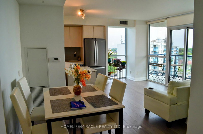 1305 - 1461 Lawrence Ave W, Toronto, M6L 0A6 | Image 3