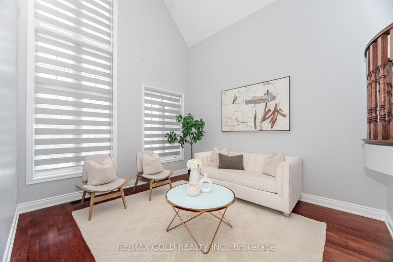 32 Eaglesprings Cres, Brampton, L6P 2V9 | Image 3