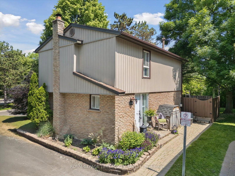 1825 Hyde Mill Cres, Mississauga, L5N 0A7 | Image 3