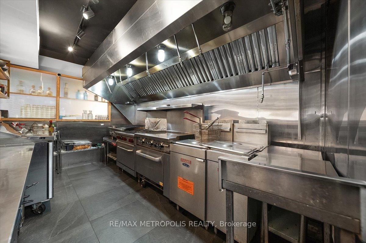 1226 King Street W - Photo 14