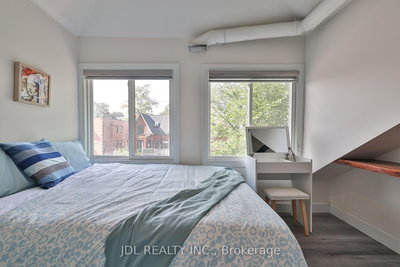 7 - 5 Sorauren Ave | Toronto | Image