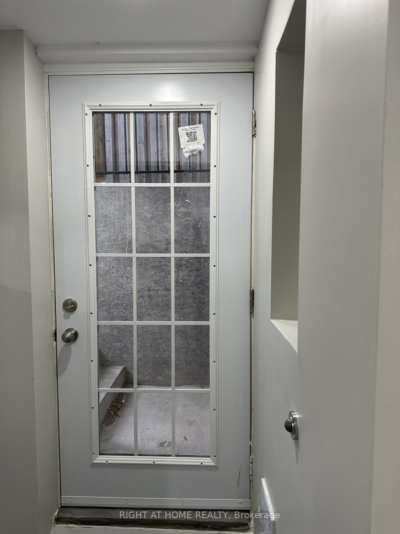 4468 Ashley Ave, Mississauga, L5R 2A2 | Image 3