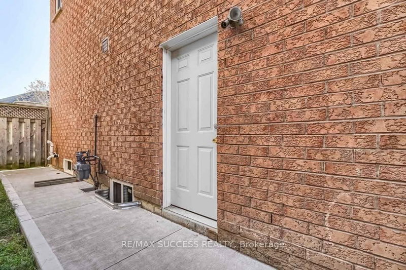 home for lease on 3974 Freeman Terrace S