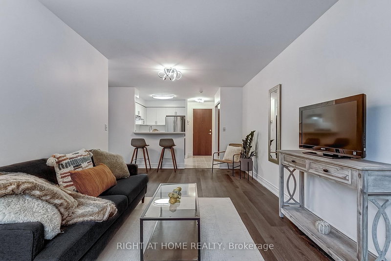 508 - 2565 Erin Centre Boulevard