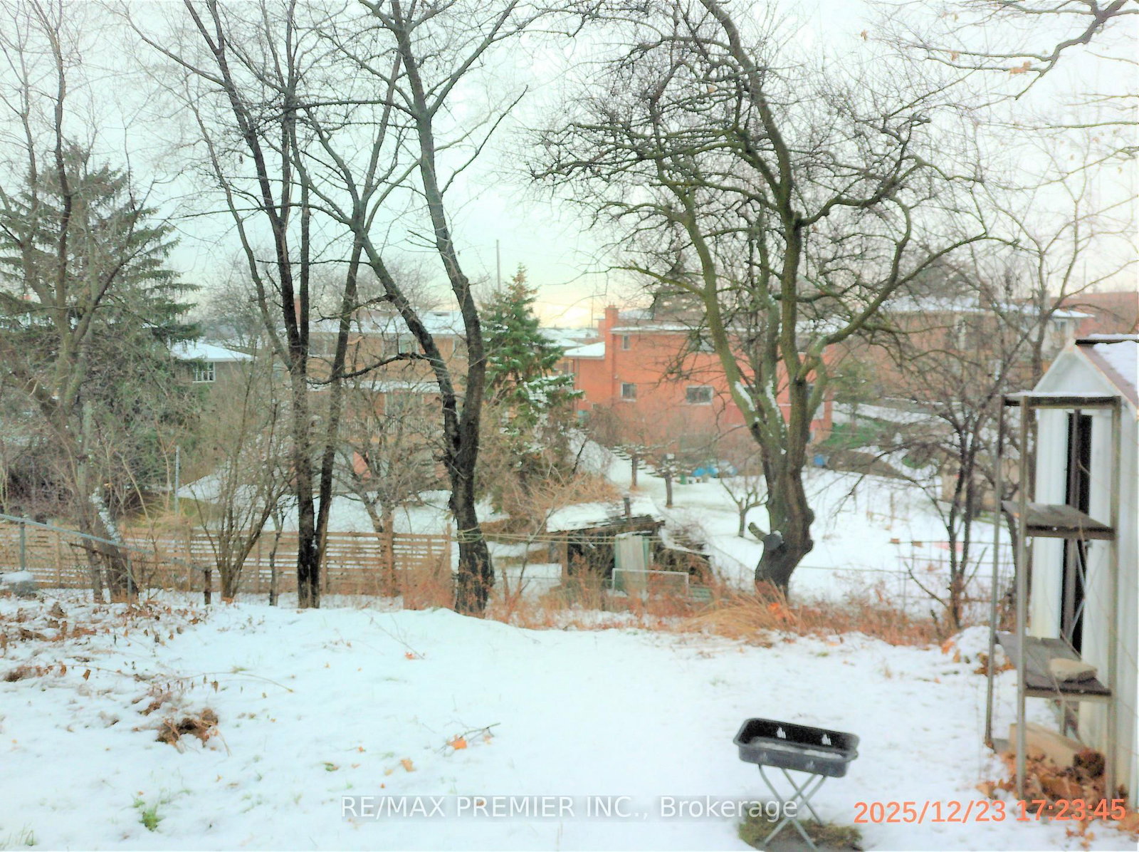Listing Image 4