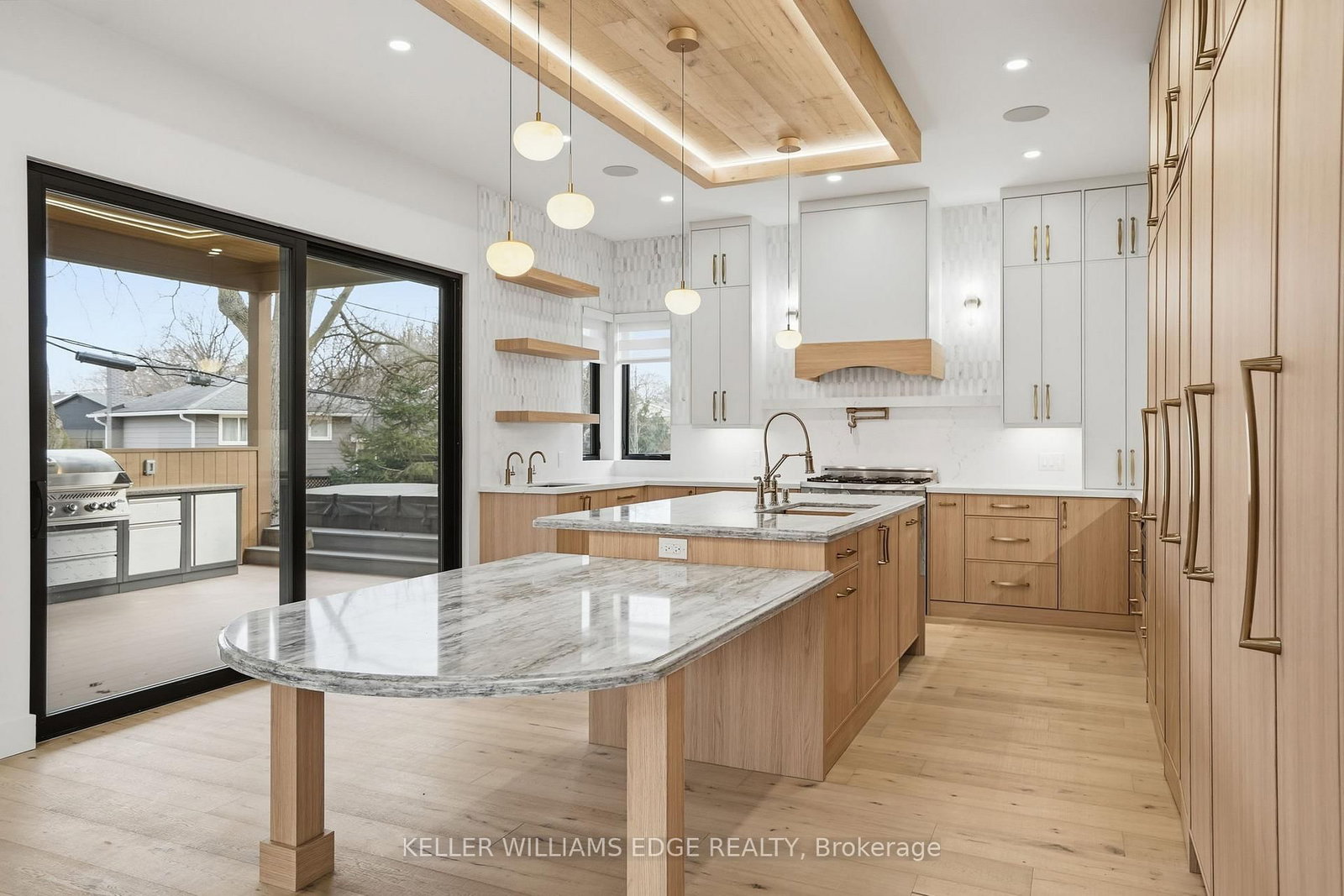 Detached House for sale at 427 Pine Cove Road, Burlington, Ontario, L7N 1W4 - Roseland - MLS: W12649750