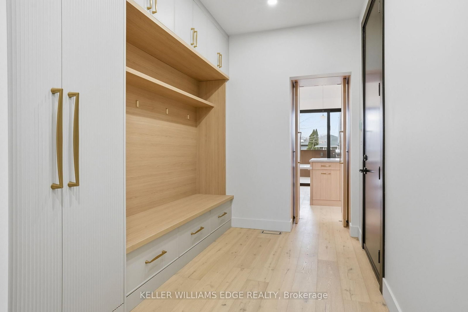 Detached House for sale at 427 Pine Cove Road, Burlington, Ontario, L7N 1W4 - Roseland - MLS: W12649750