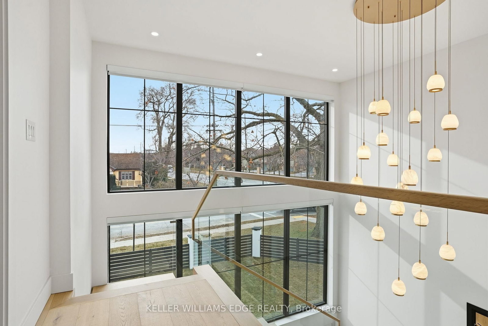 Detached House for sale at 427 Pine Cove Road, Burlington, Ontario, L7N 1W4 - Roseland - MLS: W12649750