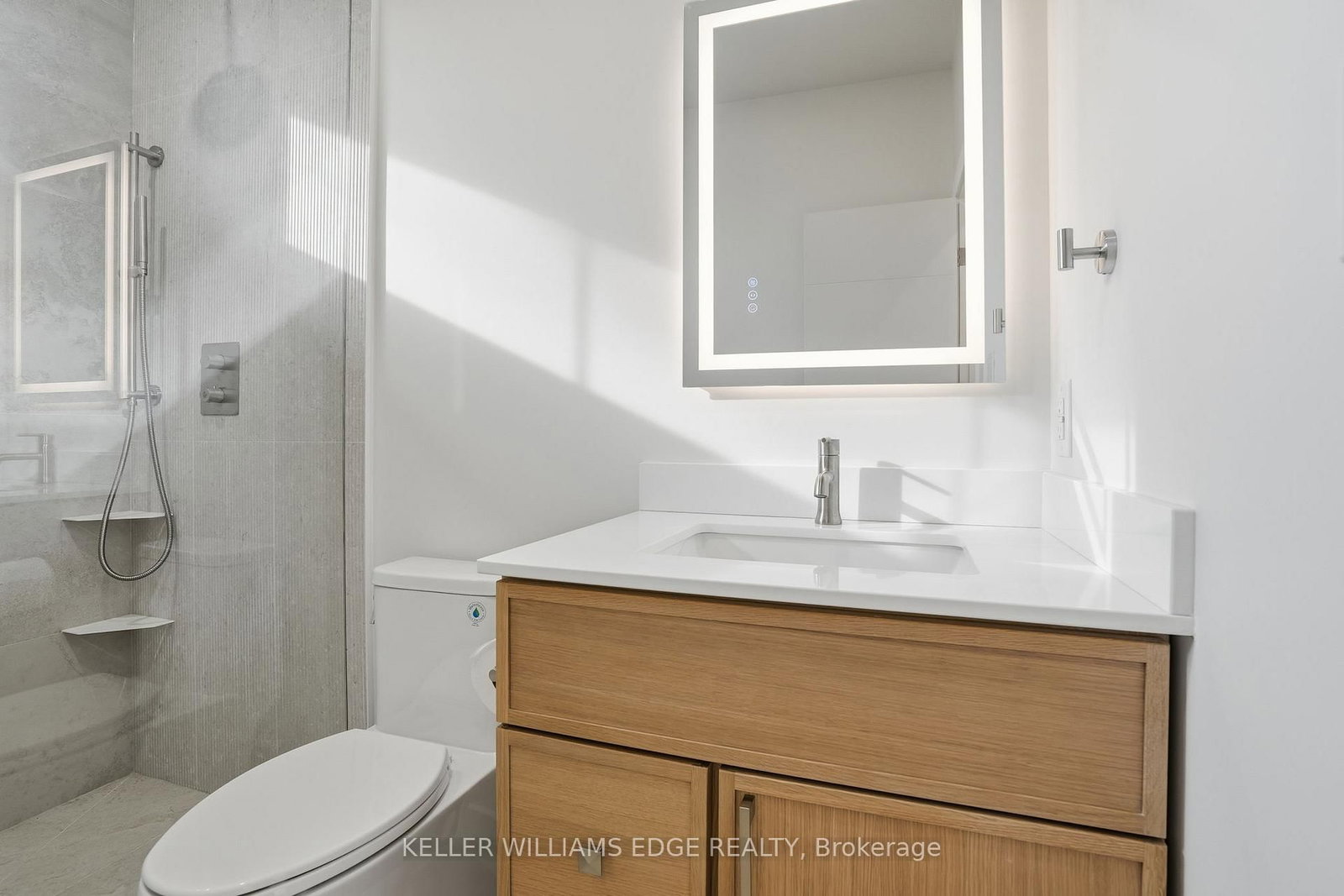 Detached House for sale at 427 Pine Cove Road, Burlington, Ontario, L7N 1W4 - Roseland - MLS: W12649750