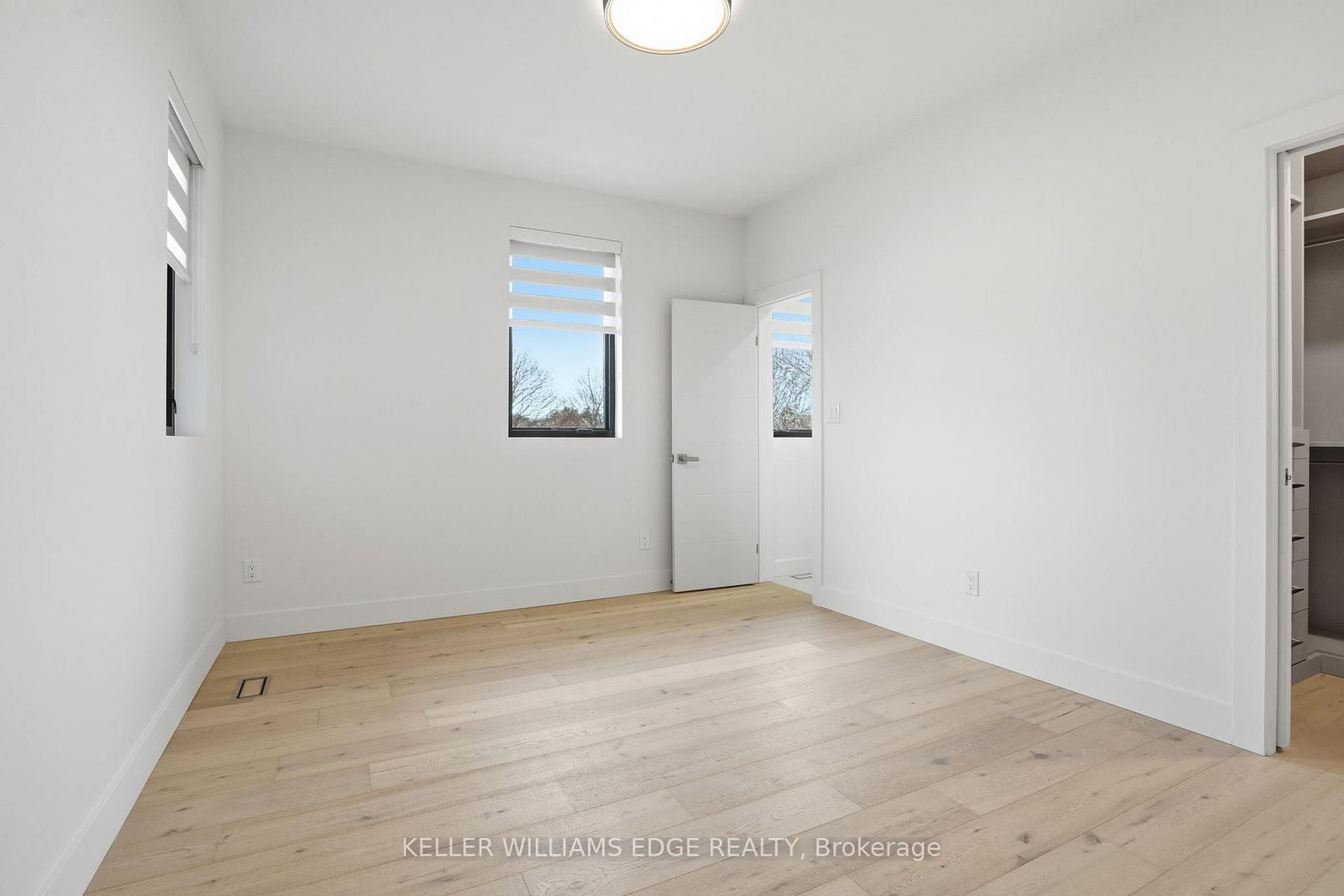 Detached House for sale at 427 Pine Cove Road, Burlington, Ontario, L7N 1W4 - Roseland - MLS: W12649750