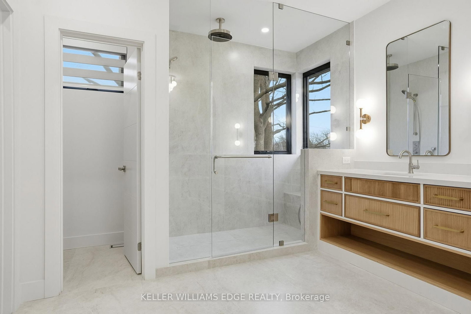 Detached House for sale at 427 Pine Cove Road, Burlington, Ontario, L7N 1W4 - Roseland - MLS: W12649750