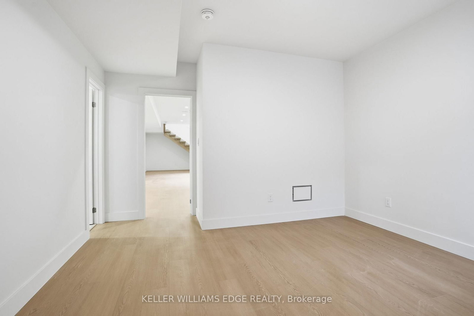 Detached House for sale at 427 Pine Cove Road, Burlington, Ontario, L7N 1W4 - Roseland - MLS: W12649750