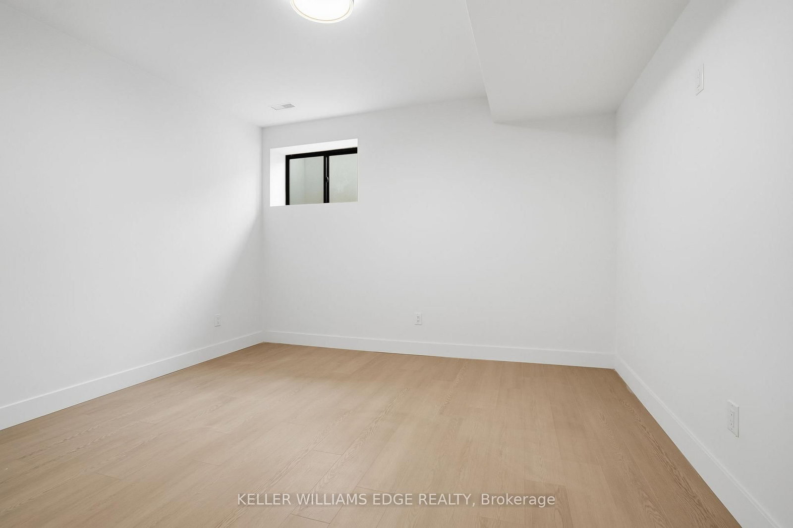 Detached House for sale at 427 Pine Cove Road, Burlington, Ontario, L7N 1W4 - Roseland - MLS: W12649750