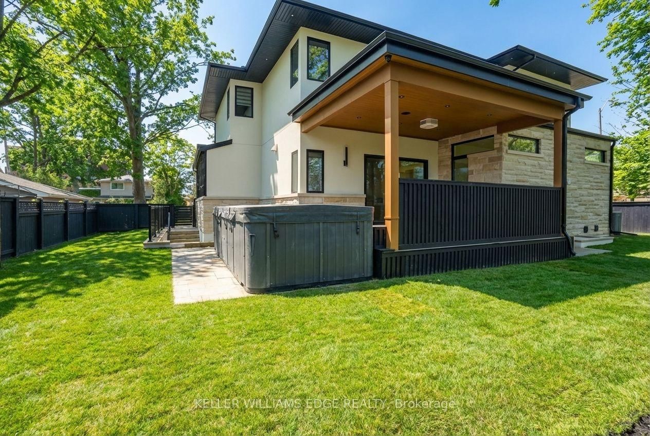 Detached House for sale at 427 Pine Cove Road, Burlington, Ontario, L7N 1W4 - Roseland - MLS: W12649750