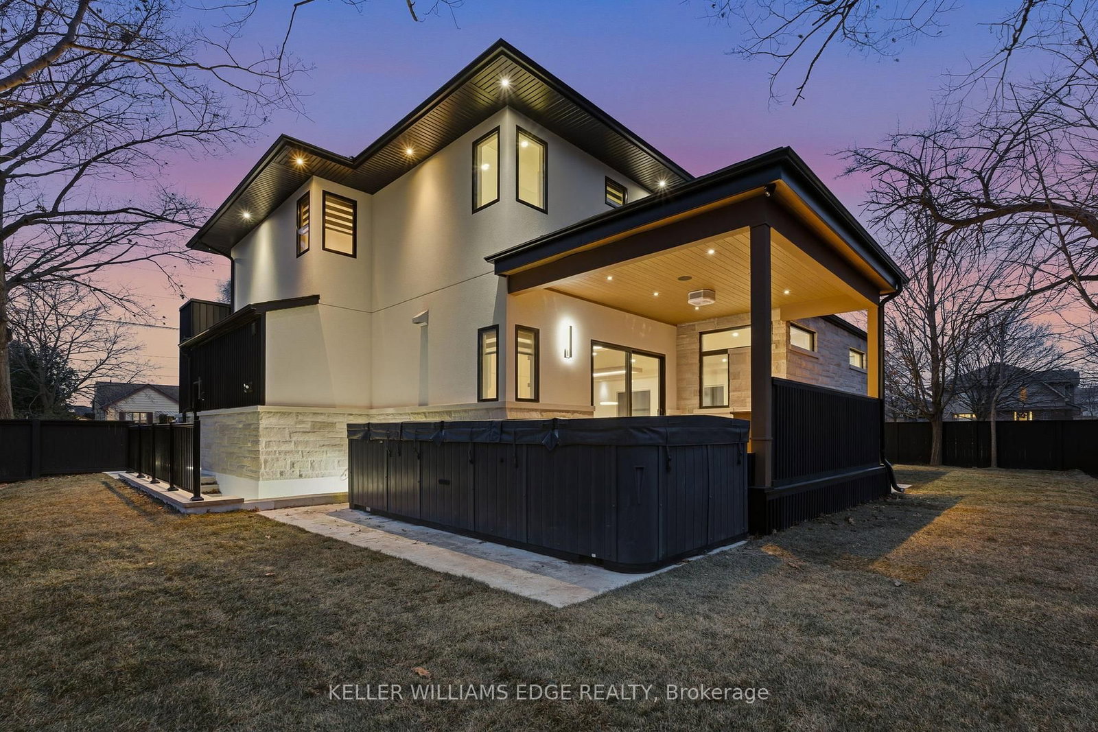 Detached House for sale at 427 Pine Cove Road, Burlington, Ontario, L7N 1W4 - Roseland - MLS: W12649750