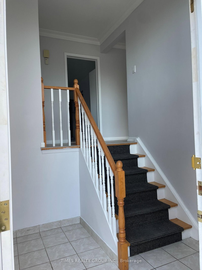 Main - 3346 Ivernia Rd, Mississauga, L4Y 3E8 | Image 2