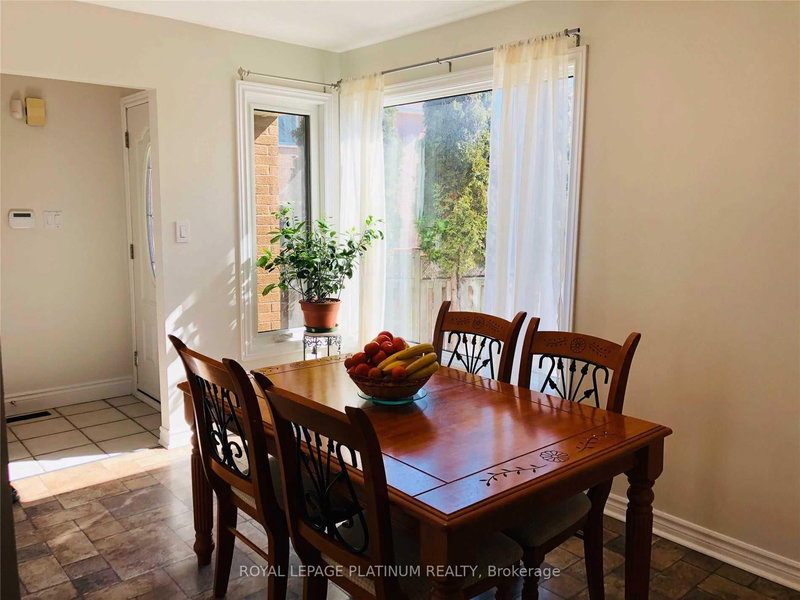 3 Mullis Cres, Brampton, L6Y 4T3 | Image 3