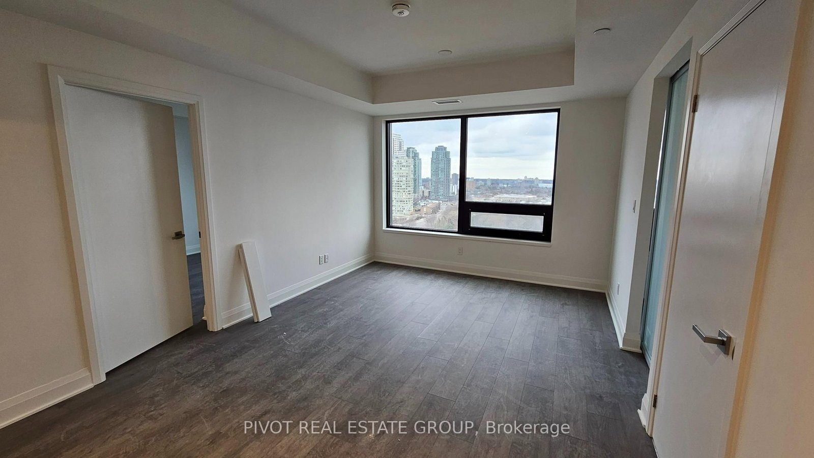 2 Erskine Road, Unit 1303 - Photo 7