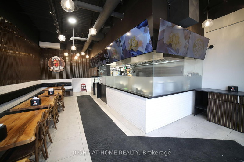 25 - 3460 Platinum Dr, Mississauga, L5M 7N4 | Image 2