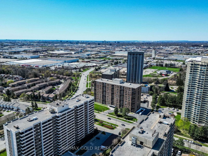 610 - 4 Lisa St, Brampton, L6T 4B6 | Image 2