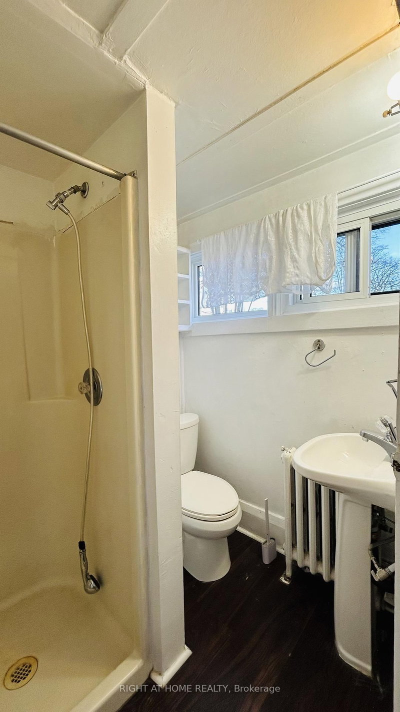 2 - 60 Long Branch Ave, Toronto, M8W 3J2 | Image 2