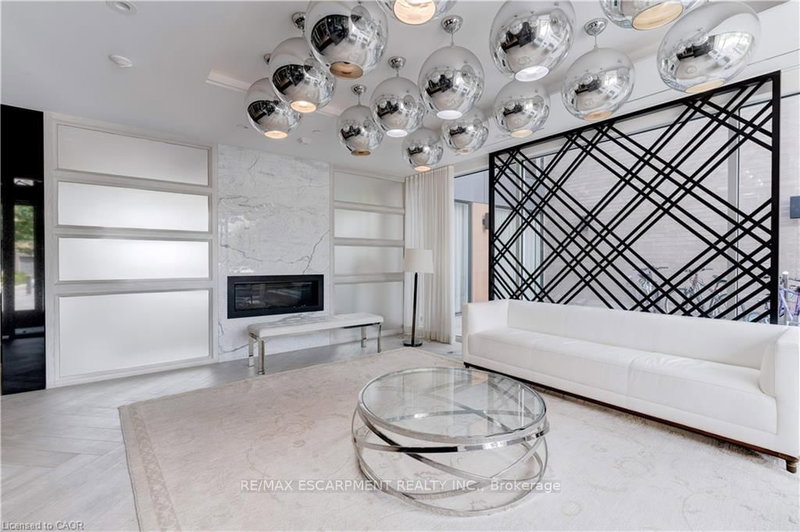 119 - 168 Sabina Dr, Oakville, L6H 0W5 | Image 2