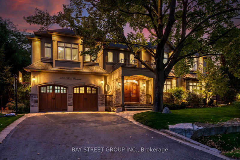 452 Avon Cres, Oakville, L6J 2T3 | Image 3